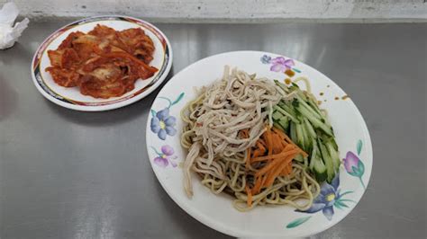 玲玲涼麵|【食記】 台北東區 玲玲涼麵/水餃/熟麵